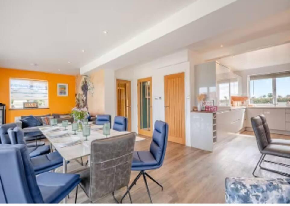Covehithe House-Coastal Luxury- Sleeps 12-With Huge Swimspa! Wrentham 外观 照片