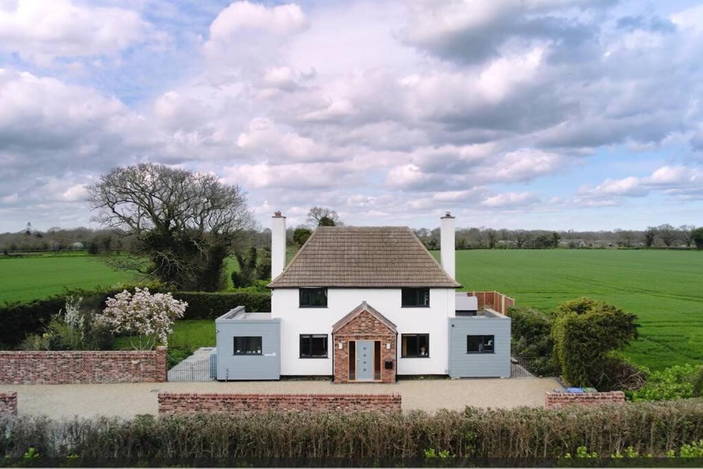 Covehithe House-Coastal Luxury- Sleeps 12-With Huge Swimspa! Wrentham 外观 照片
