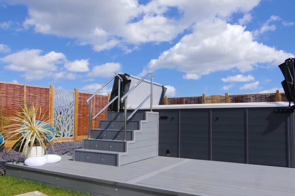 Covehithe House-Coastal Luxury- Sleeps 12-With Huge Swimspa! Wrentham 外观 照片